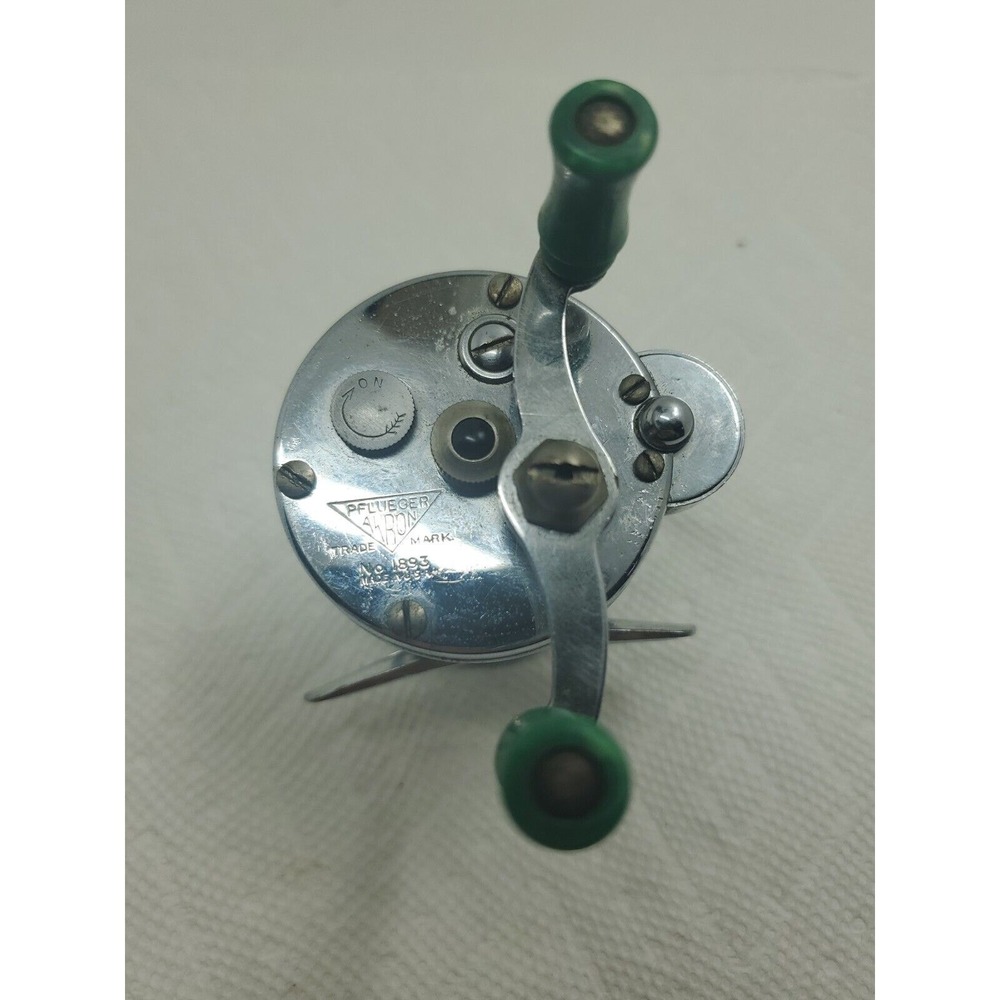 Pflueger Akron No. 1893‎ Vintage Baitcasting Fishing Reel Chrome Green Knobs